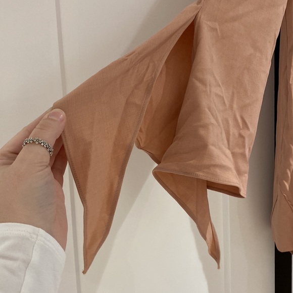 NWT Showpo Roll Away Dress in BLUSH - Picture 4 of 12